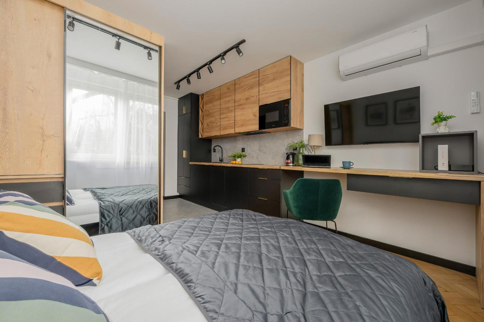 Modern Black & Wooden Apartment Warsaw Near The Airport By Noclegi Renters Dış mekan fotoğraf