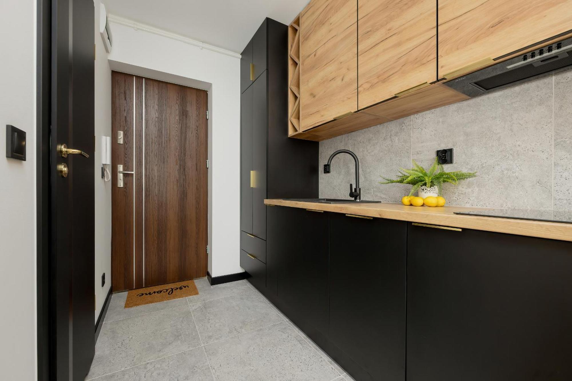 Modern Black & Wooden Apartment Warsaw Near The Airport By Noclegi Renters Dış mekan fotoğraf